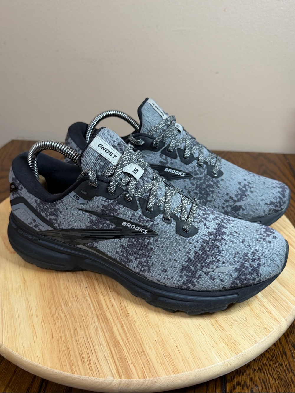 Brooks women’s ghost 15 running shoes - Picture 2 of 11